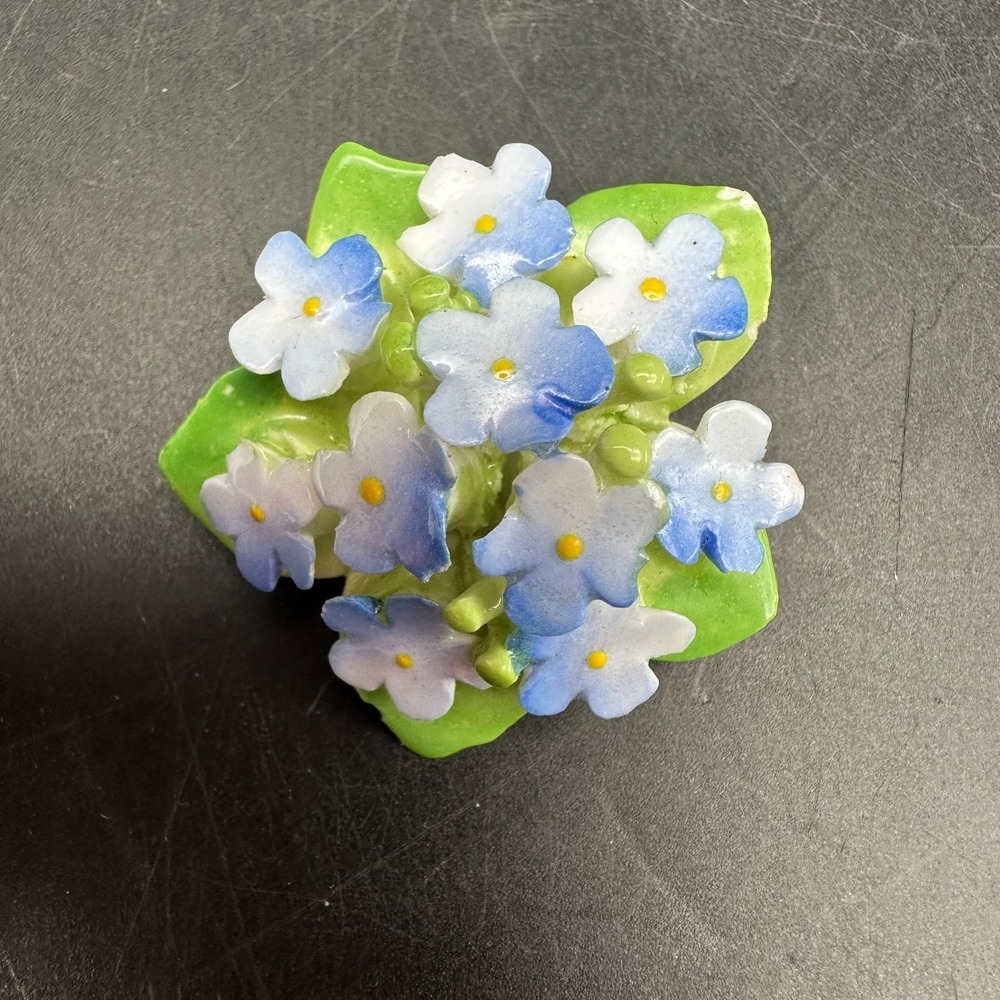 VINTAGE CARA CHINA STAFFORDSHIRE BROOCH PORCELIAN ENGLAND BLUE FLOWERS 1.5"